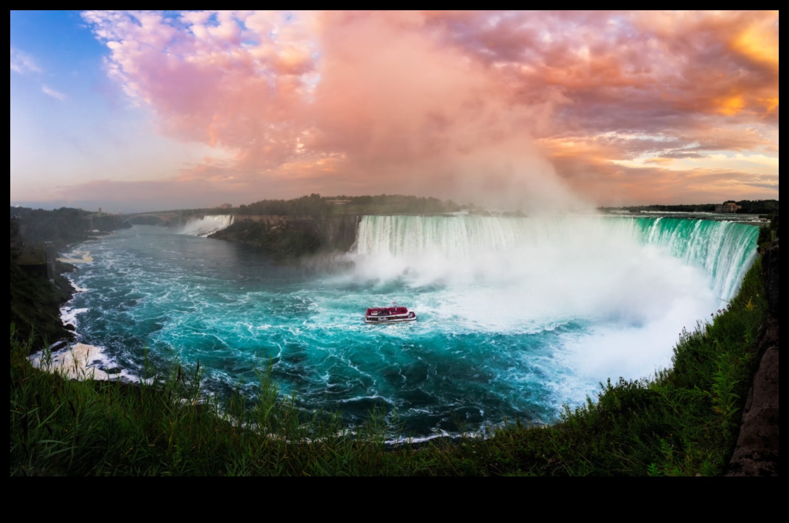 Τι ρόλο παίζουν οι καταρράκτες στη διαμόρφωση της αισθητικής των φυσικών τοπίων;